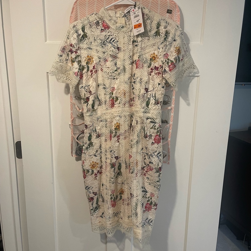 Floral mini lace dress